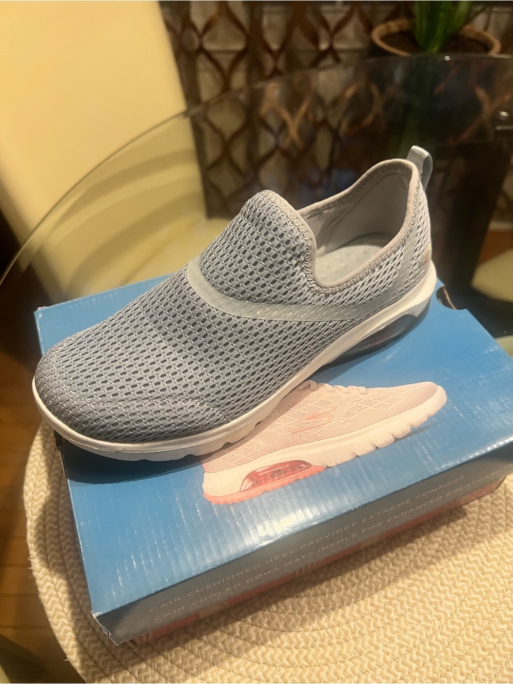 Sketchers Go Walk Air Women's 6.5